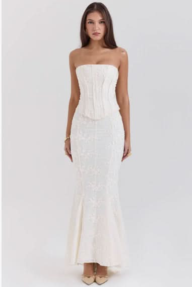 LUNA | Backless Body-Skimming Evening Dress